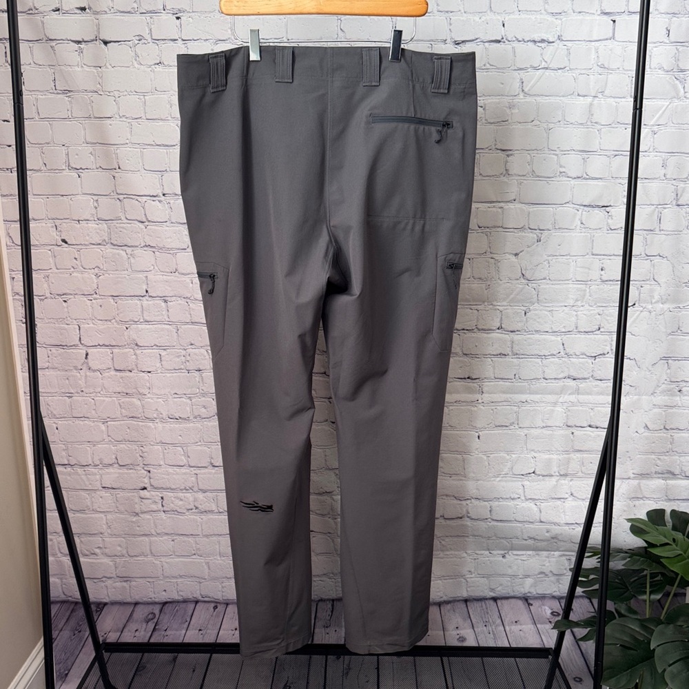 Men's Sitka Gray Traverse Pants 40R - Picture 6 of 14